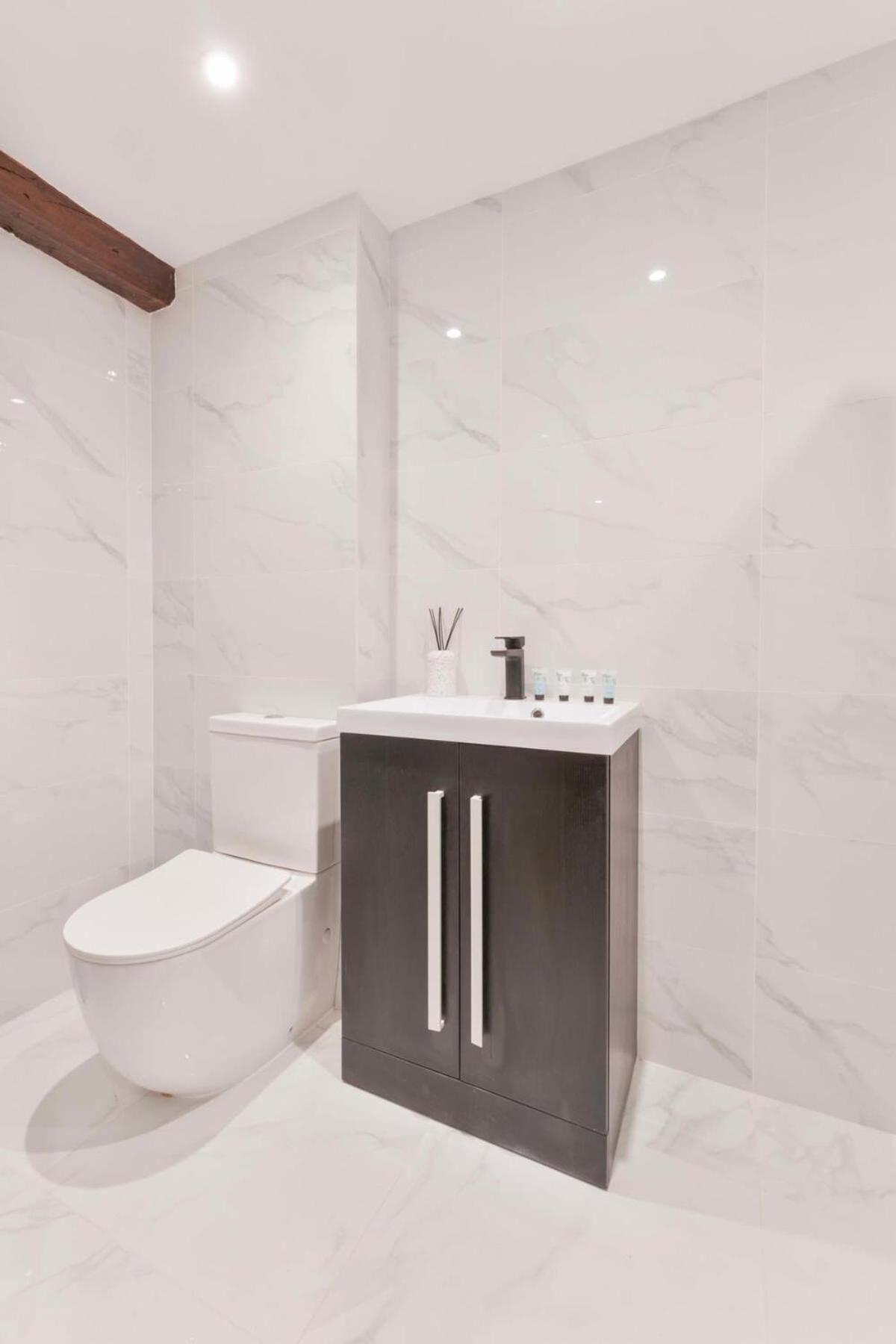 Modern 1 Bed Apartment In Burton-On-Trent Εξωτερικό φωτογραφία