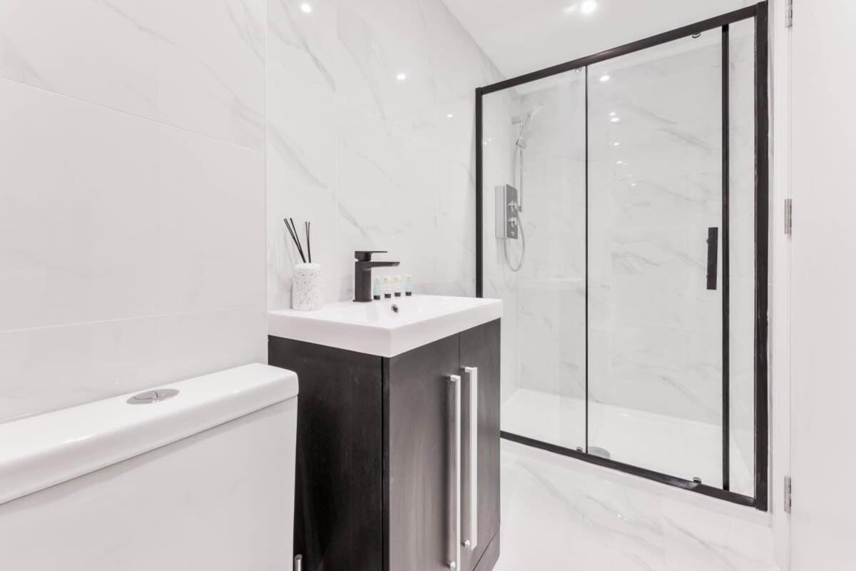 Modern 1 Bed Apartment In Burton-On-Trent Εξωτερικό φωτογραφία