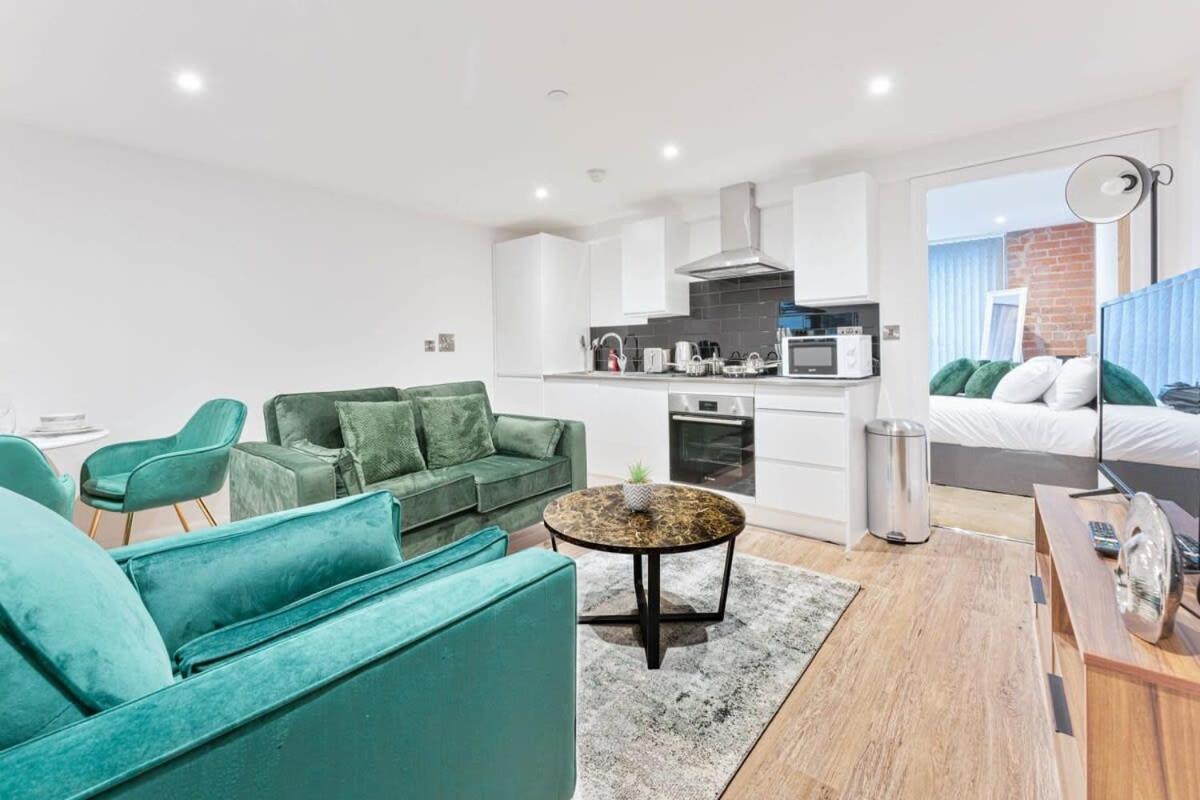 Modern 1 Bed Apartment In Burton-On-Trent Εξωτερικό φωτογραφία